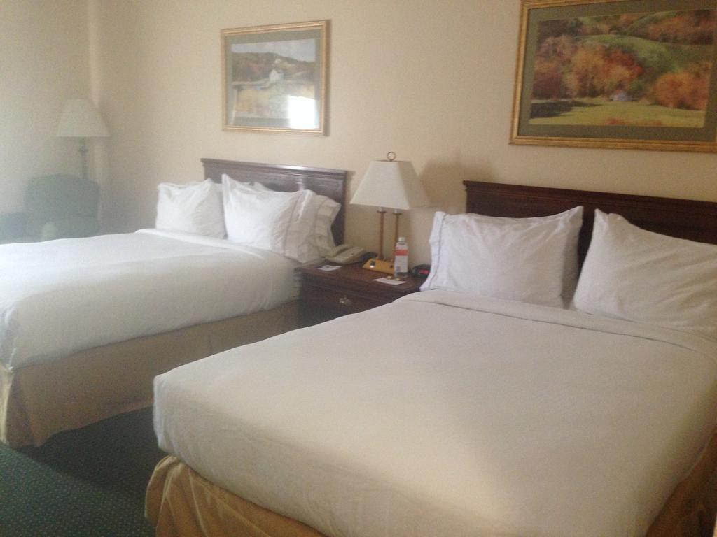 Holiday Inn Express Mount Pleasant- Scottdale By Ihg Kamer foto