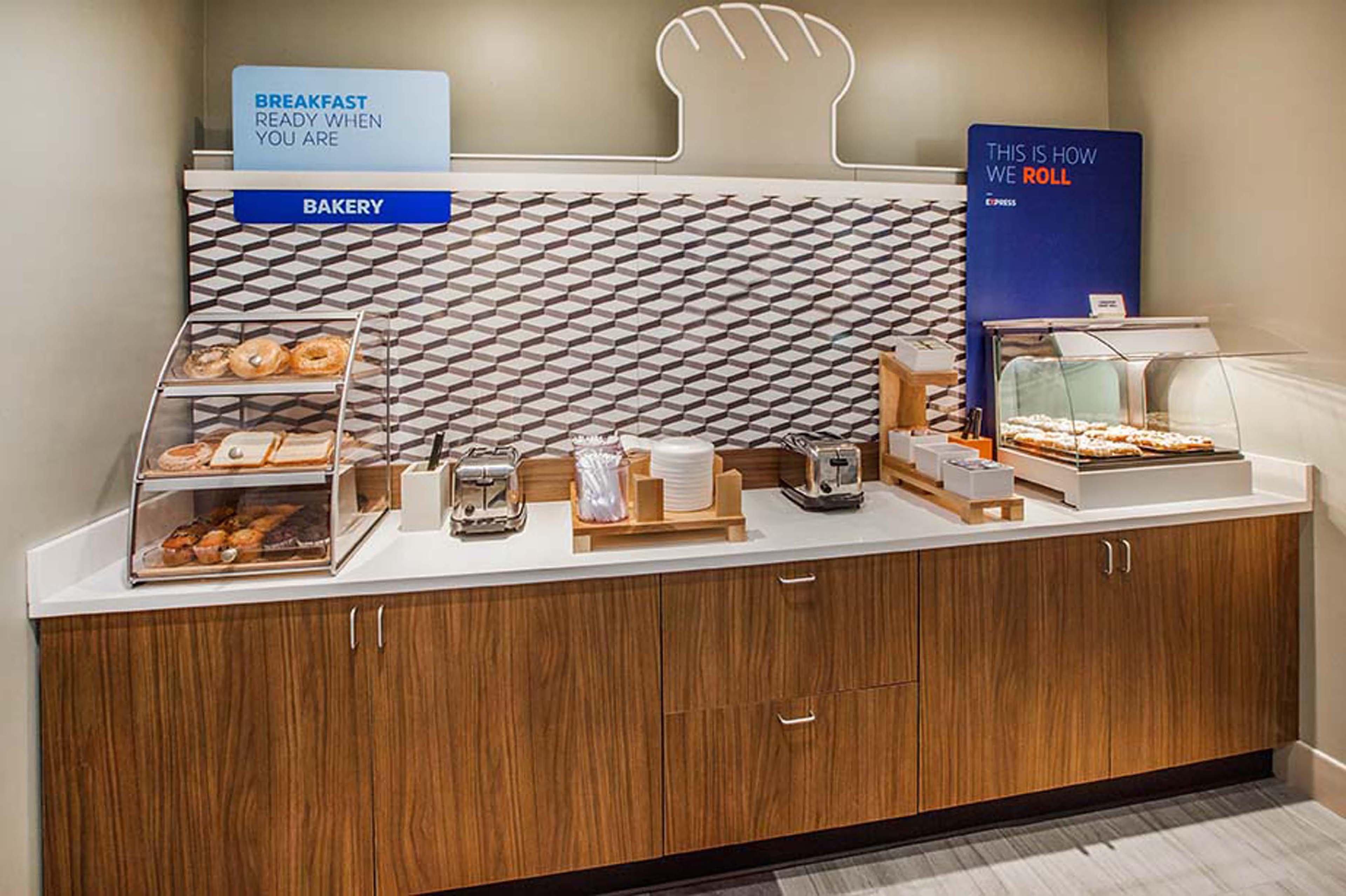 Holiday Inn Express Mount Pleasant- Scottdale By Ihg Buitenkant foto