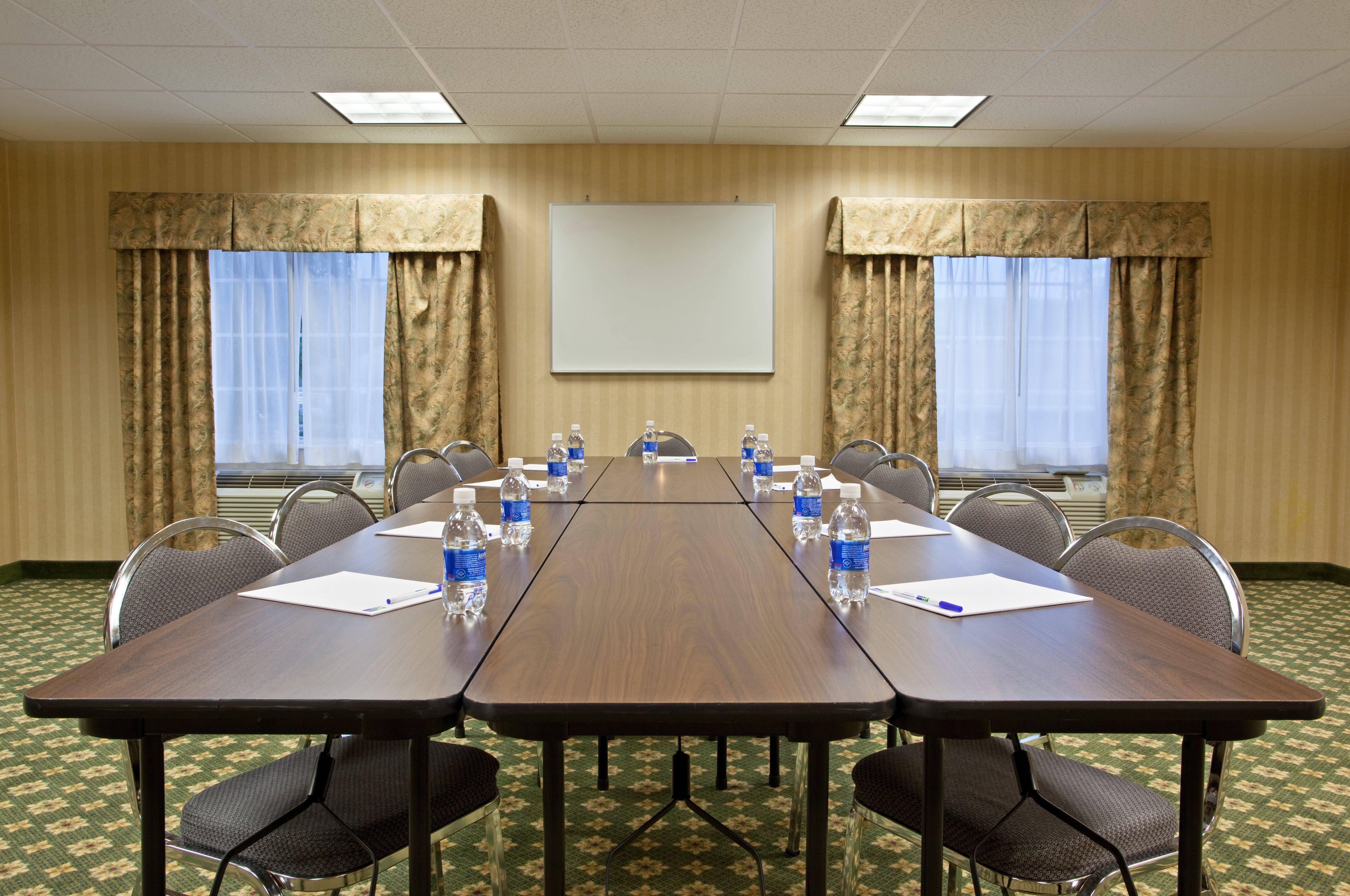 Holiday Inn Express Mount Pleasant- Scottdale By Ihg Buitenkant foto