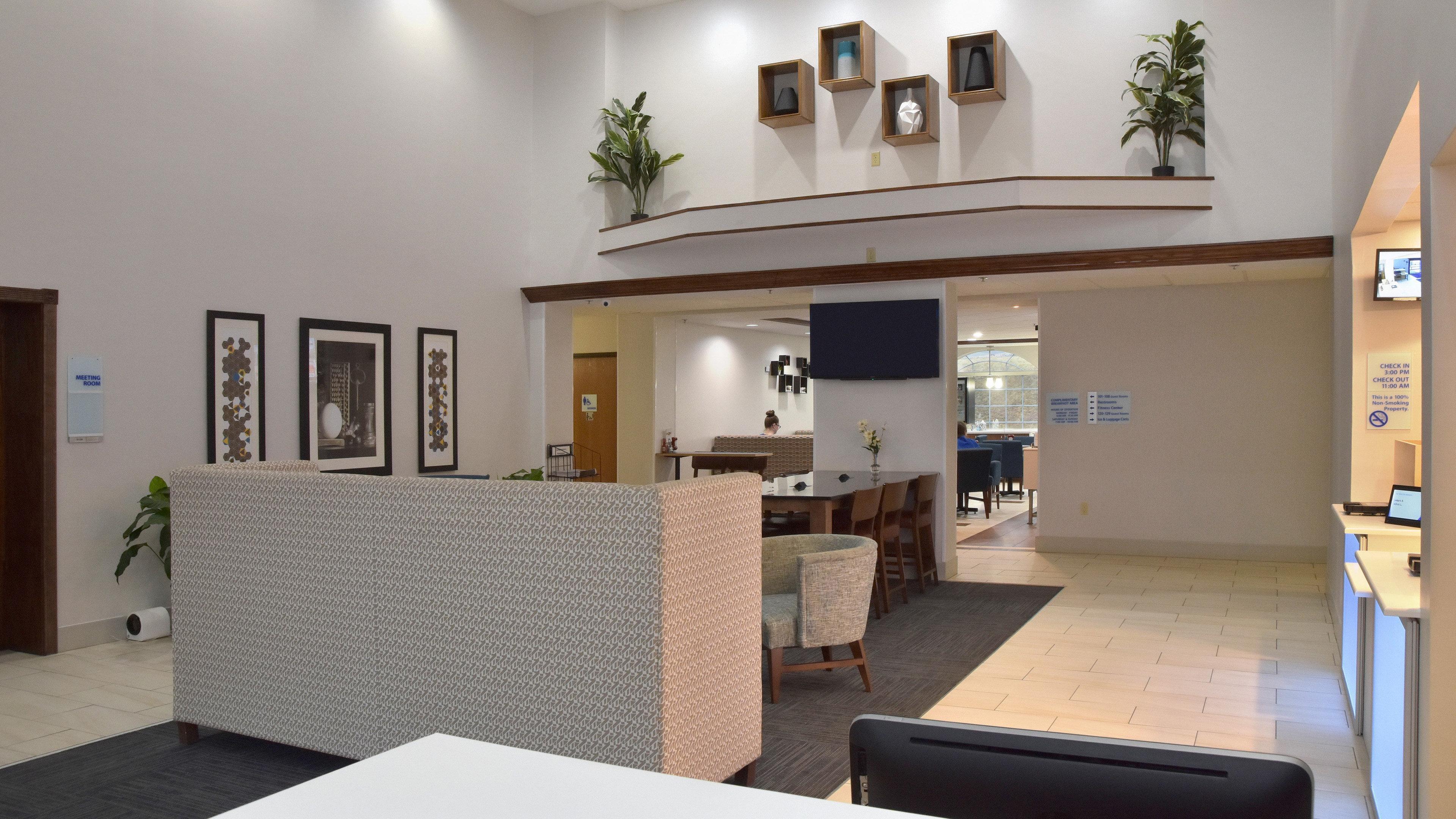 Holiday Inn Express Mount Pleasant- Scottdale By Ihg Buitenkant foto
