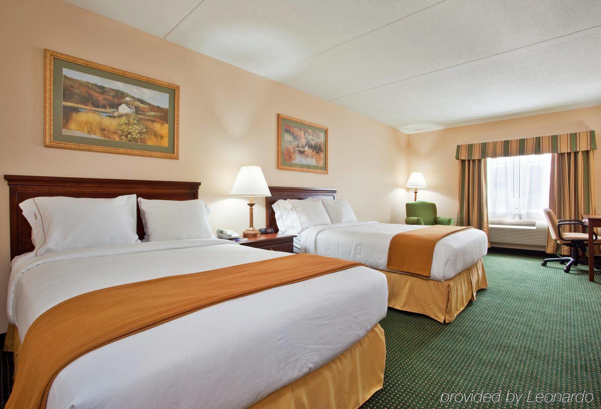 Holiday Inn Express Mount Pleasant- Scottdale By Ihg Buitenkant foto